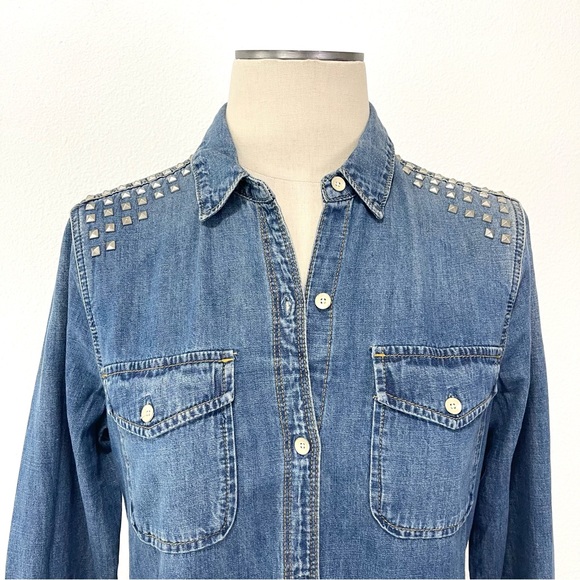Gap- Cotton Chambray Button Down Shirt with Pyramid Stud Detail Size XS - Picture 2 of 11